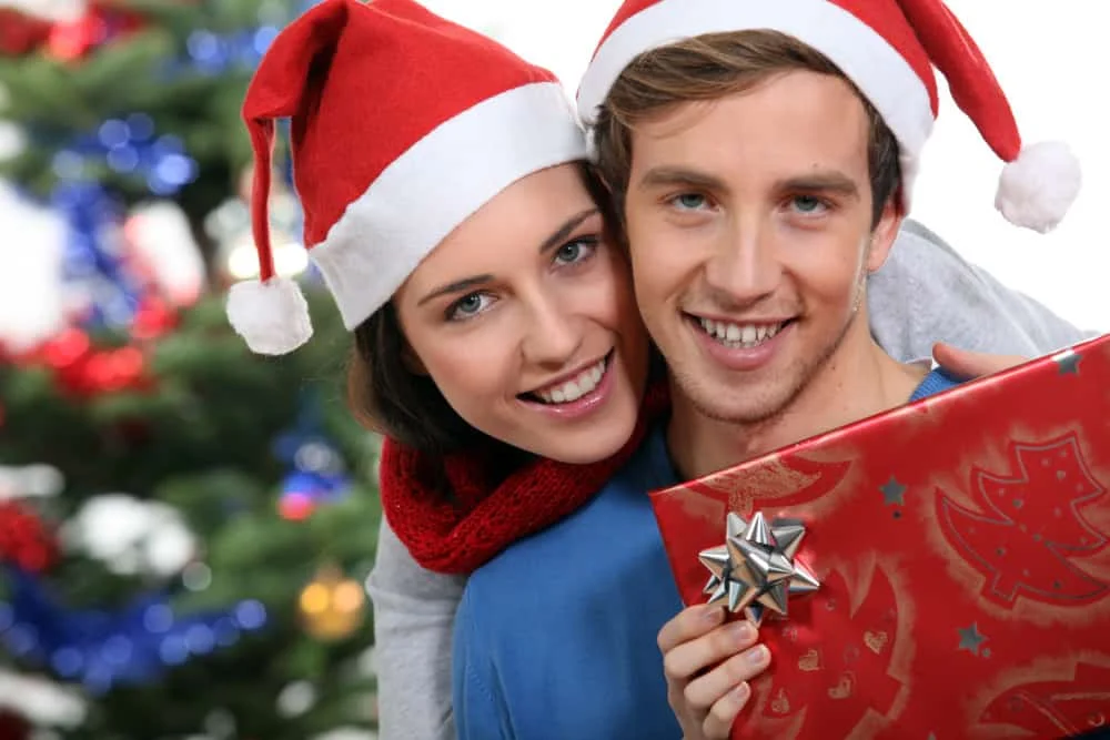 Christmas picture ideas for couples - Shutterturf