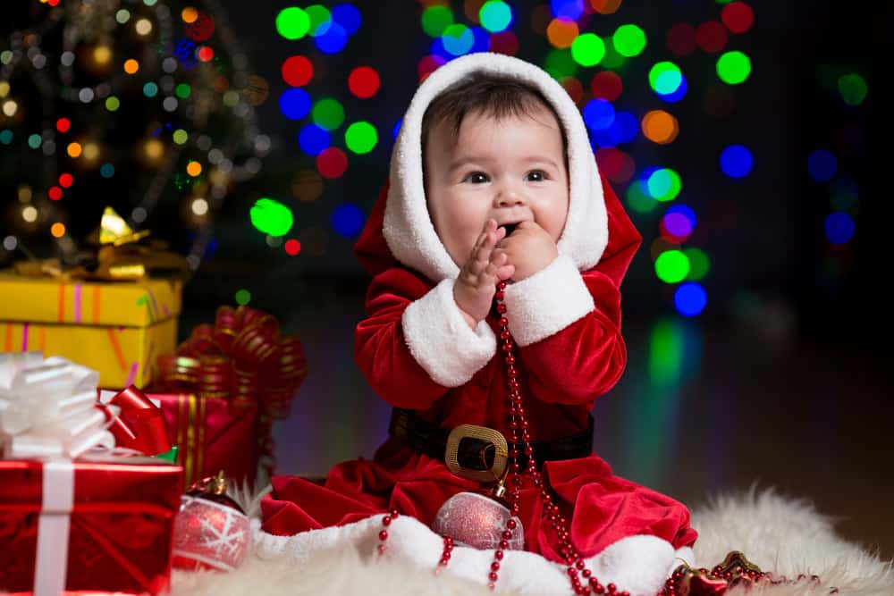 Baby Christmas photo ideas - Shutterturf